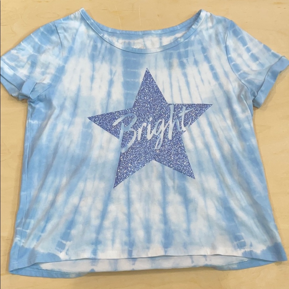 Blue tie-dye top